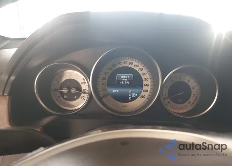 2015 Mercedes-Benz E 350 4Matic z USA, uszkodzony, nr VIN WDDHF8JBXFB132329